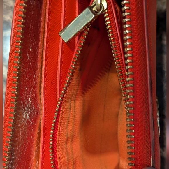 Tory Burch zip wallet - Picture 4 of 6